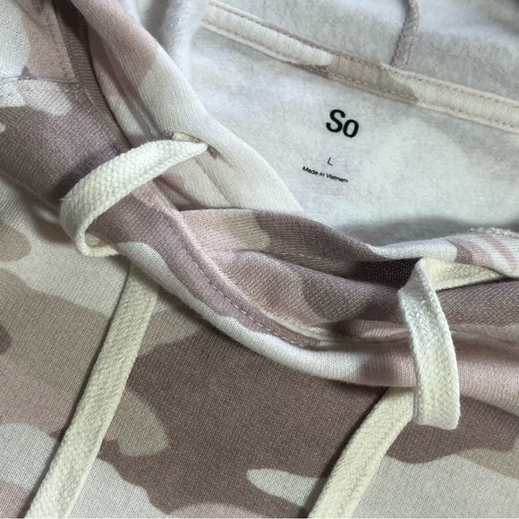 NWT SO Pink Camo Hoodie Size Large Juniors - Picture 5 of 6